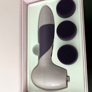 Younique Facial Cleansing Brush